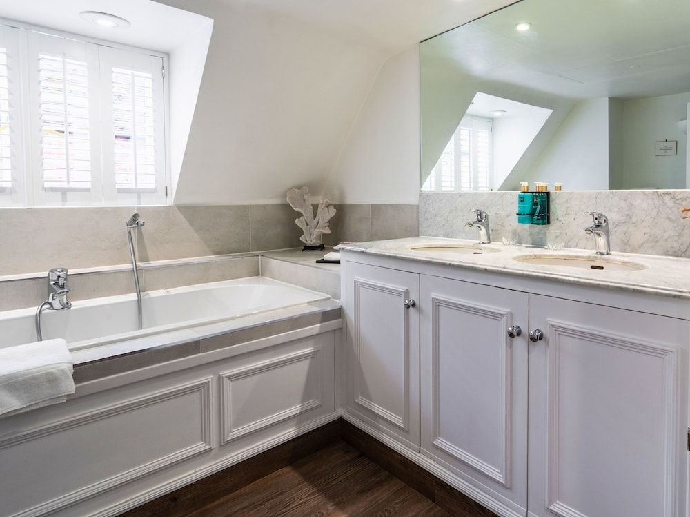 Villiers Hotel Suite 4