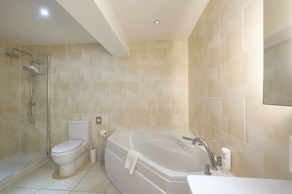 The Priory Hotel Superior Studio Suite, Balcony 4