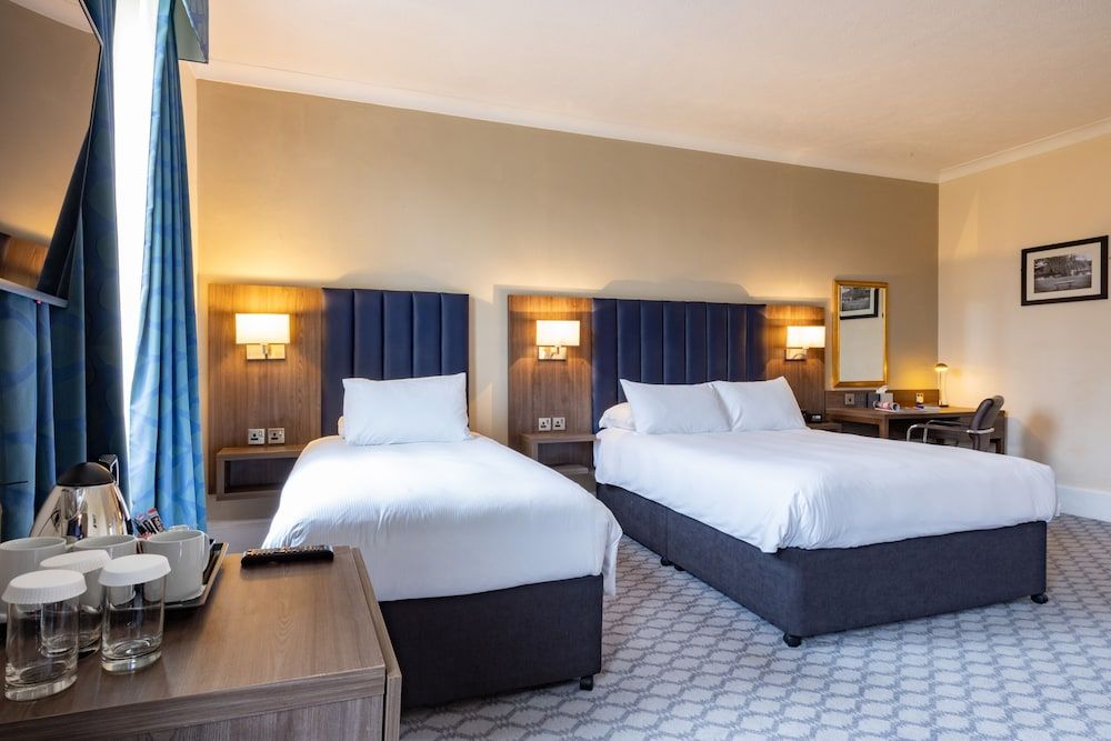Family Room, Multiple Beds