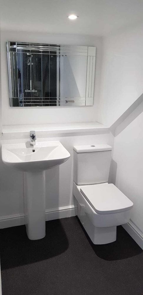 OYO Minerva Guesthouse Standard Double Room, 1 Double Bed 8