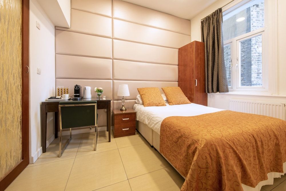 City Inn Russell Square Standard Double Room, Ensuite