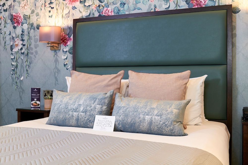 Mandolay Hotel Guildford Double Deluxe