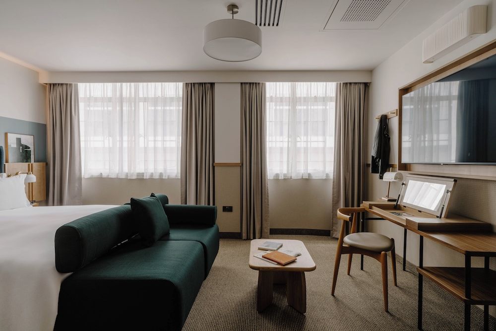 Club Quarters Hotel London City Standard Room, Accessible 5