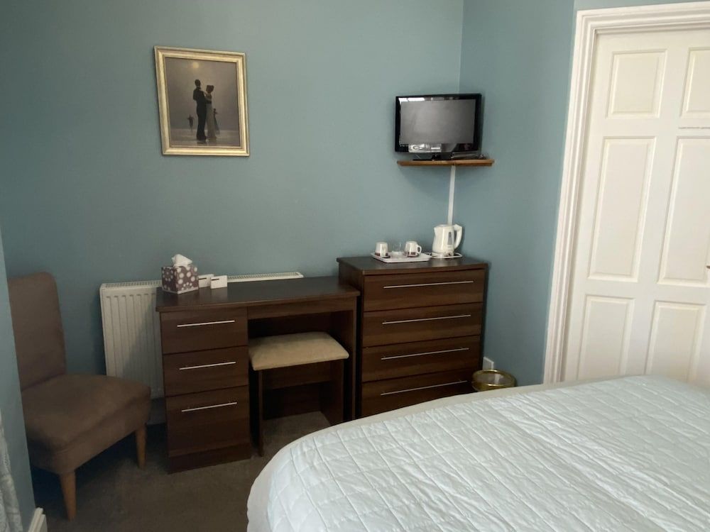 The Belmont Hotel Classic Double Room, Ensuite, Sea View (Room 16) 3