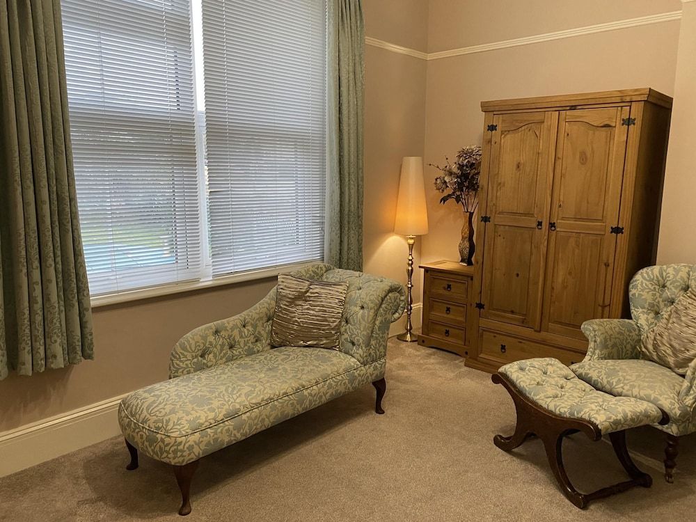 Luxury Twin Room, Ensuite, Garden View (Room 8)