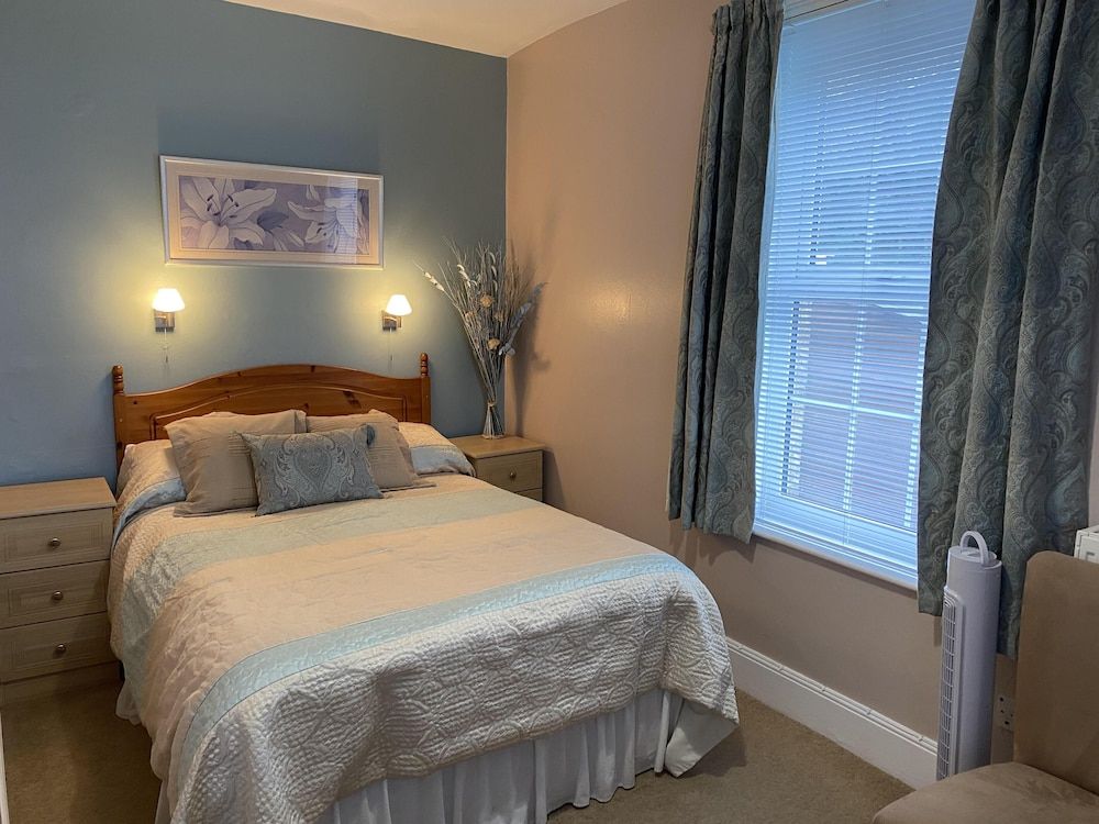 The Belmont Hotel Classic Double Room, Ensuite, Garden View (Room 3) 2