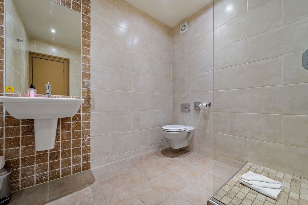 The Rutland Hotel Standard Twin Room, 2 Twin Beds 4