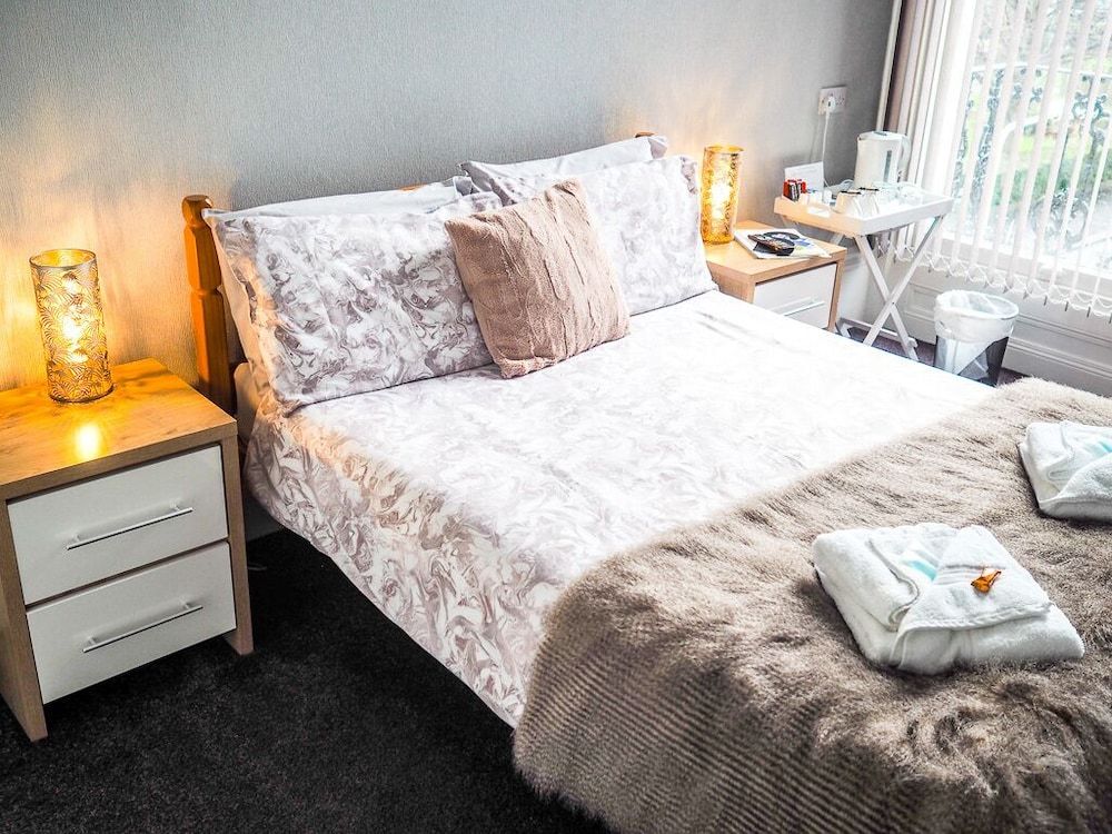 Double Room (Room 8)