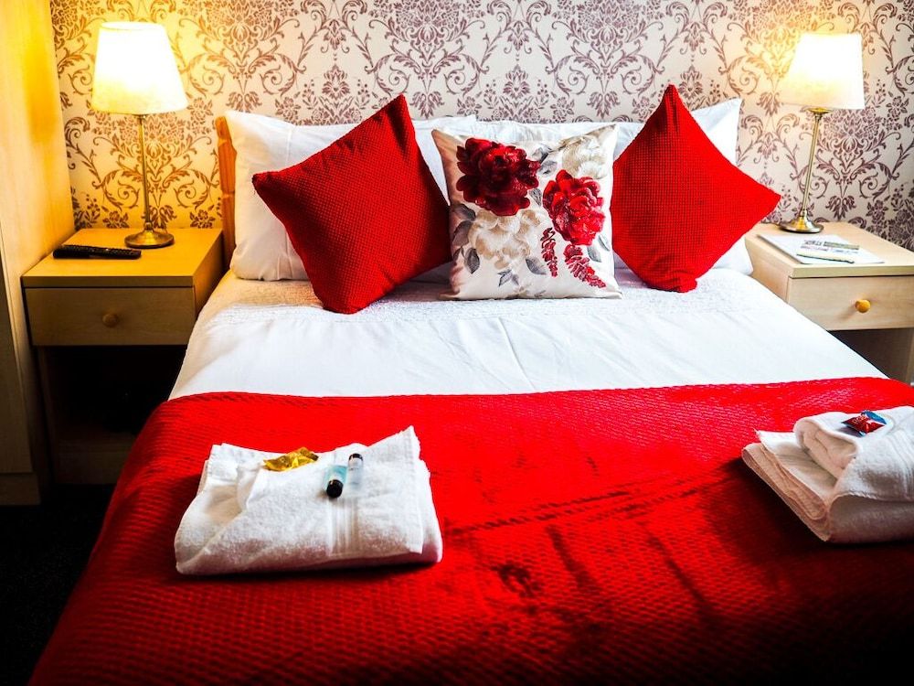 Double Room (Room 15)