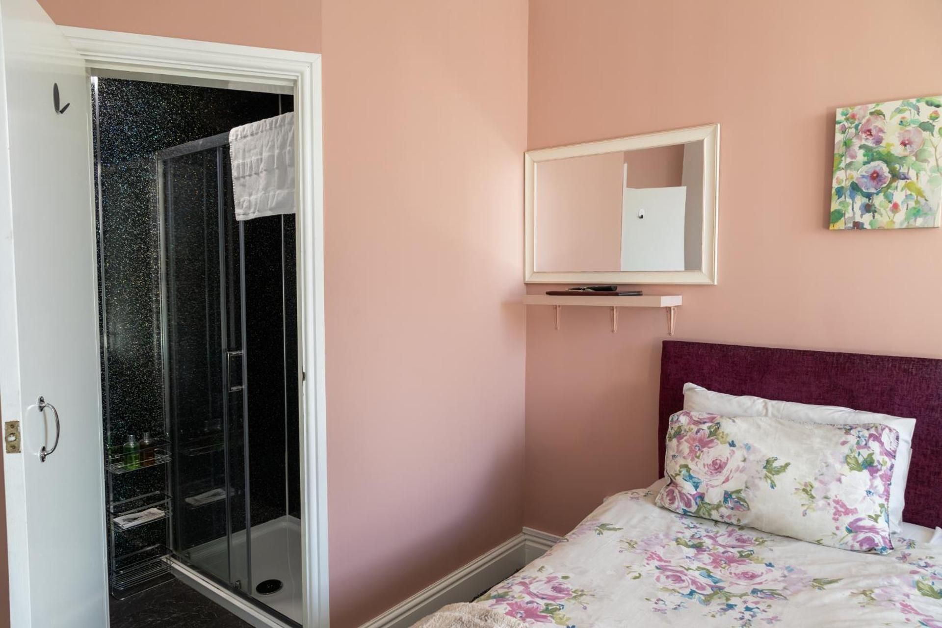 Twin Room with Front View