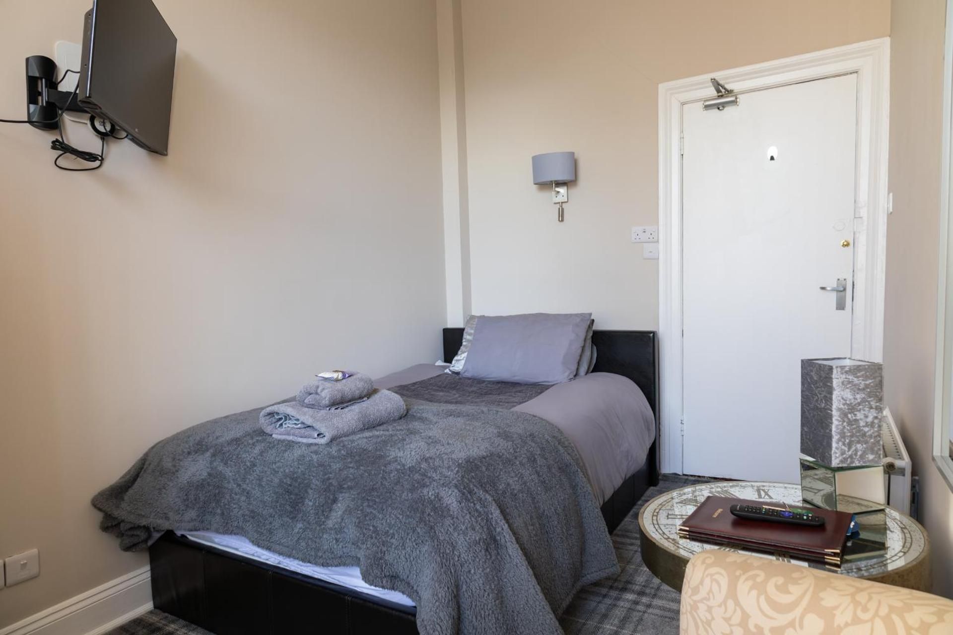 Single Room with Front View