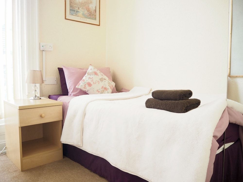 Single Room, Garden View (Room 3)