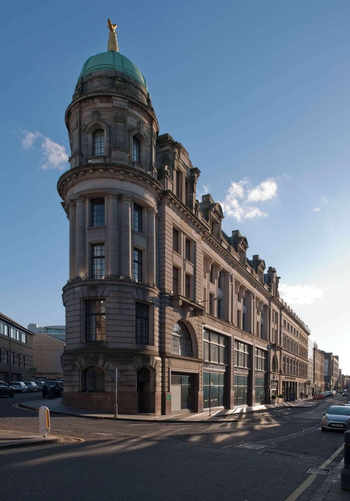 undefined DoubleTree by Hilton Edinburgh City Centre 2