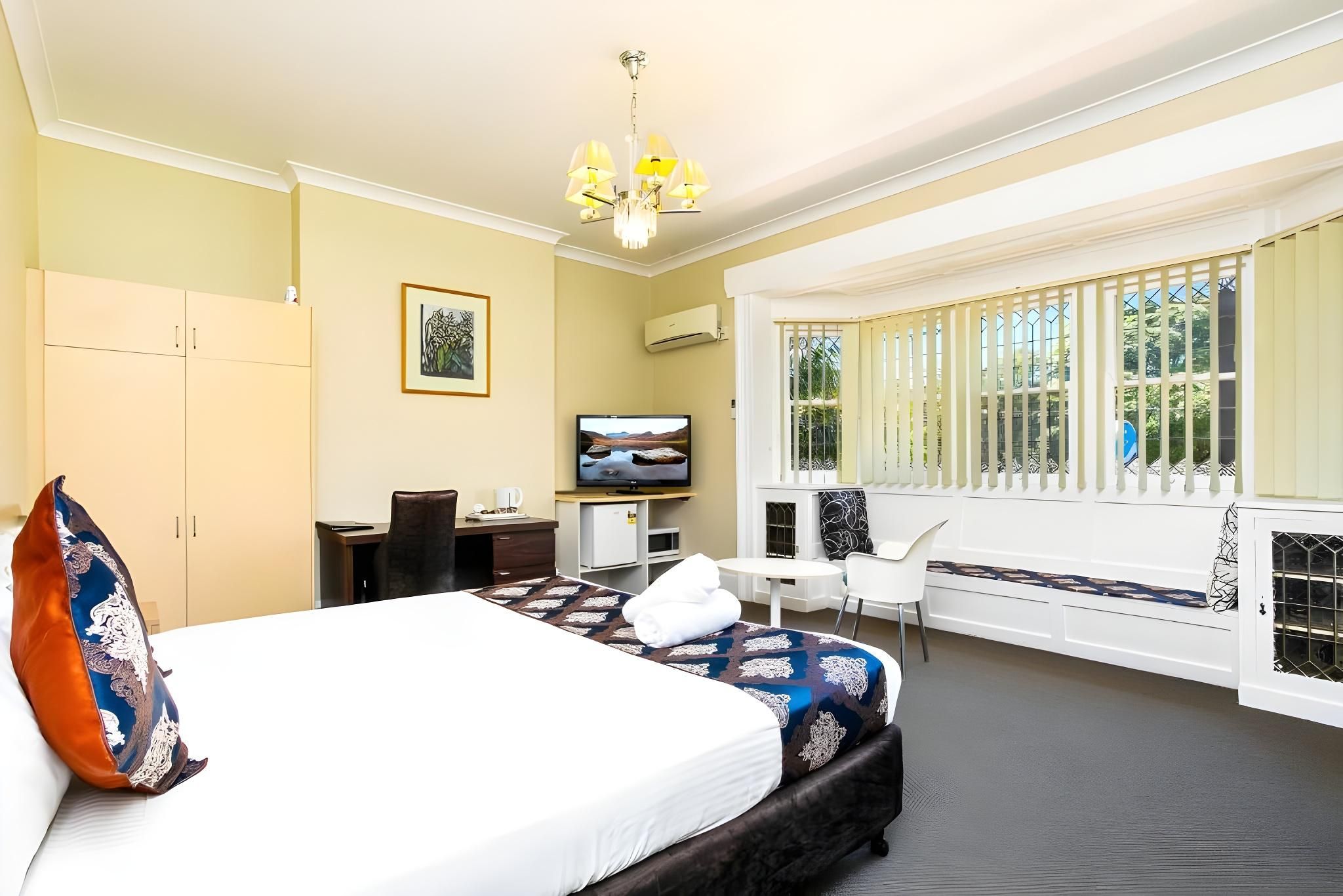 Deluxe King Room