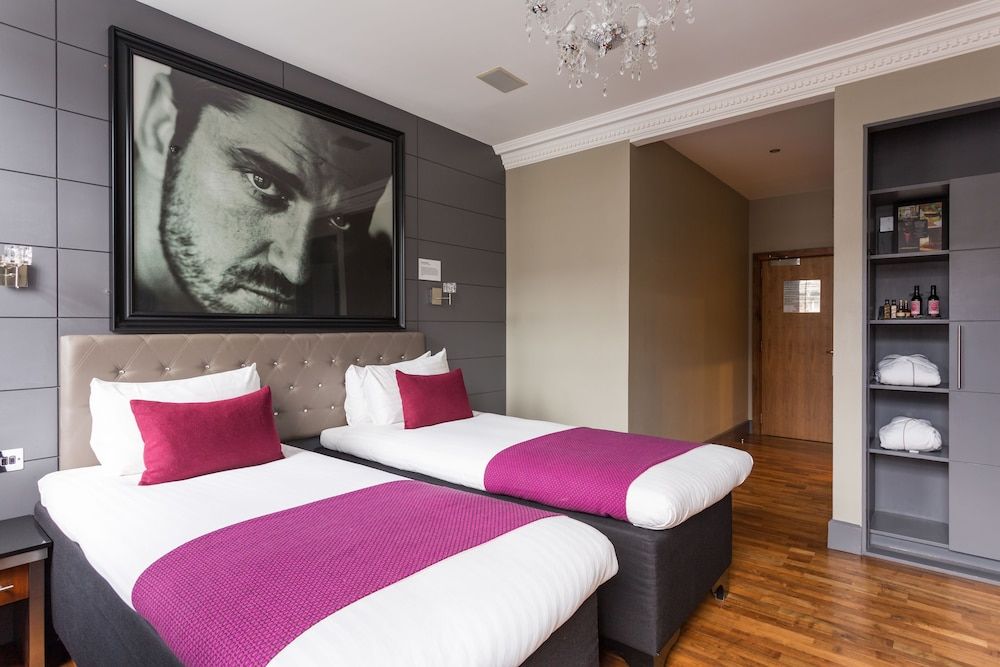 undefined Angel's Share Hotel 9