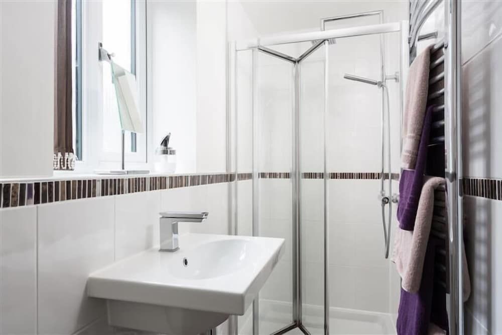 The Light Well House, 2 Bedrooms (3 bathrooms ) 11