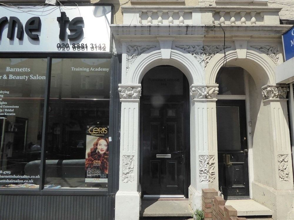 undefined Turnpike House