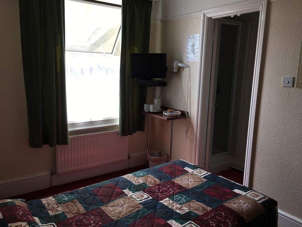 The Bridge Inn Twin Room, Ensuite 2