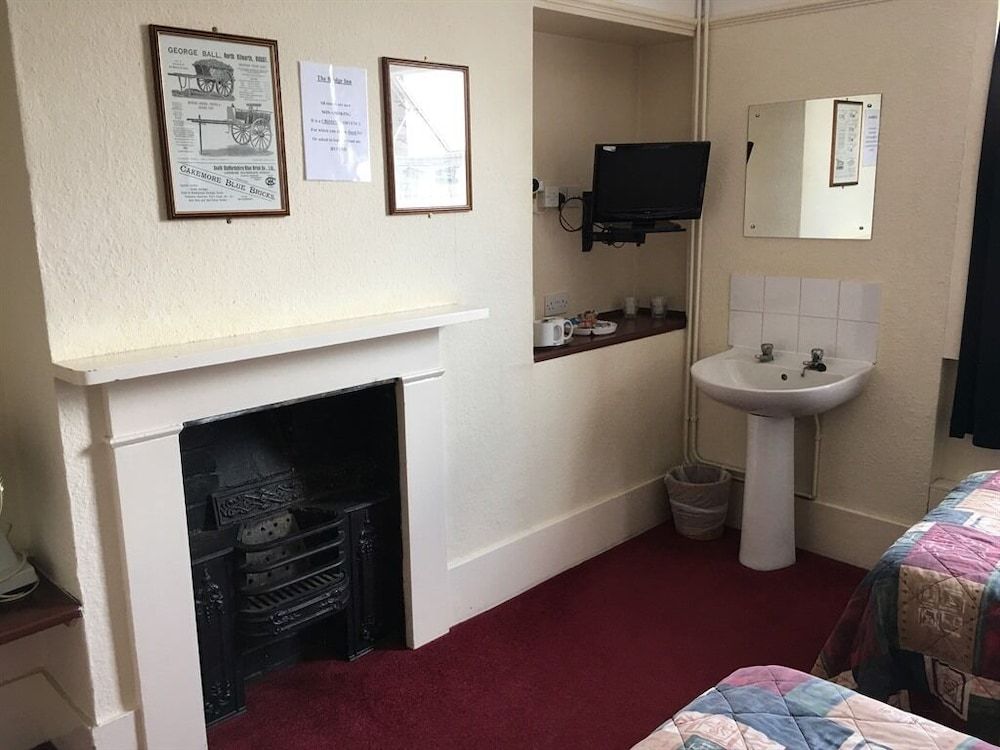 The Bridge Inn Twin Room, Shared Bathroom 3