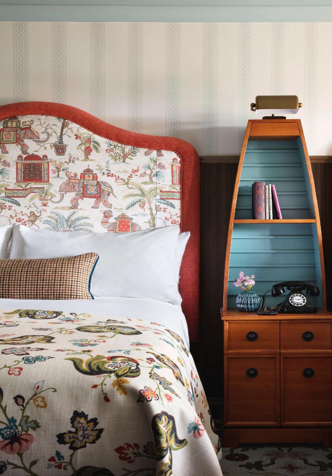 Graduate by Hilton Cambridge King Graduate Accessible Room 2