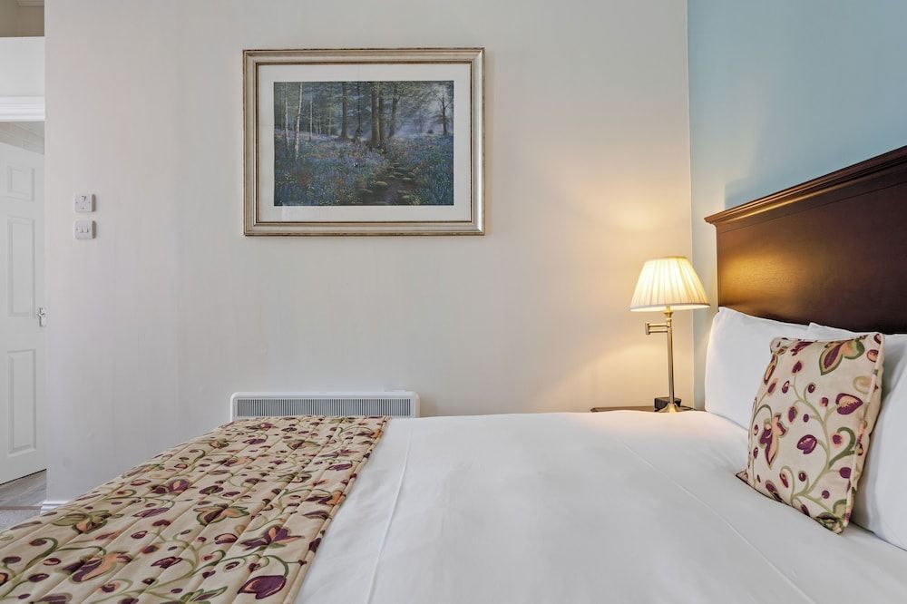 Sleeping Bear Hotel Dorchester Standard Double Room 2