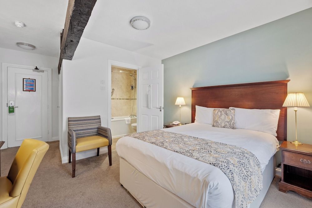 Sleeping Bear Hotel Dorchester Standard Double Room 3