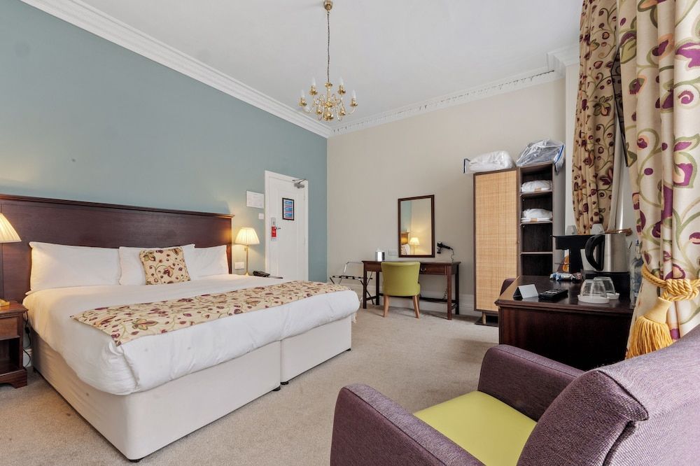 Sleeping Bear Hotel Dorchester Superior Double Room 3