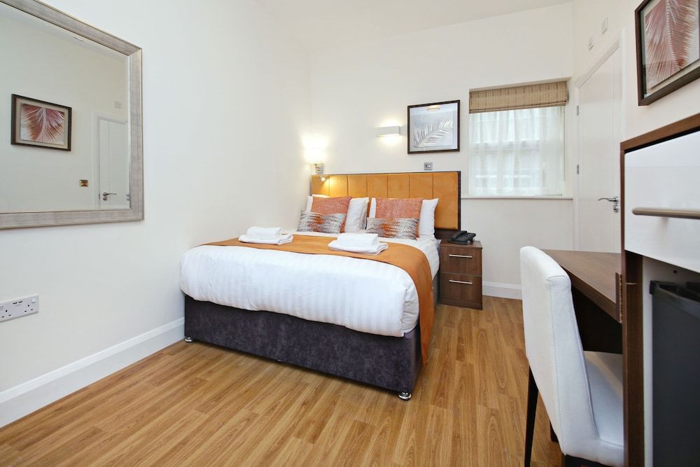 Imperial Guest House Deluxe Double Room, 1 Queen Bed, Ensuite 3
