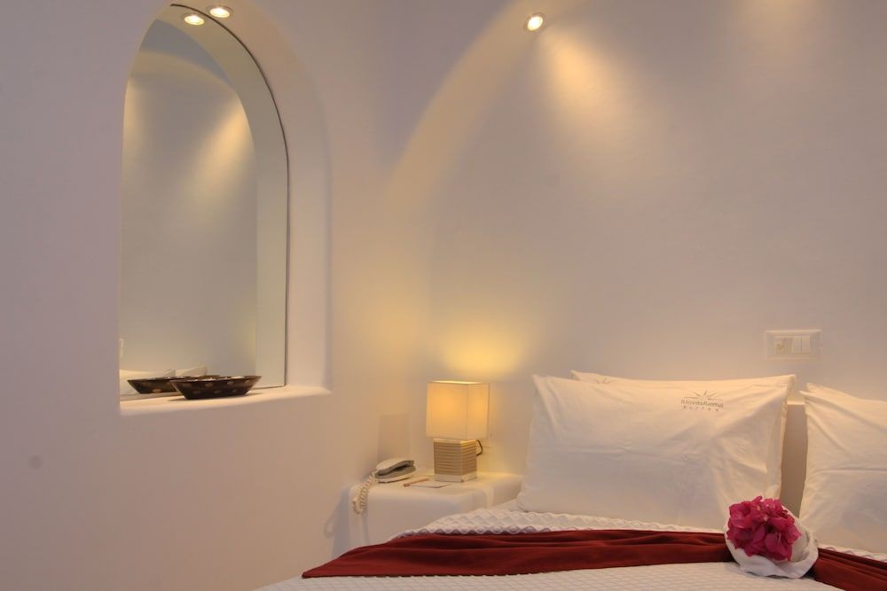 Iliovasilema Suites Standard Room ( Caldera View) 6