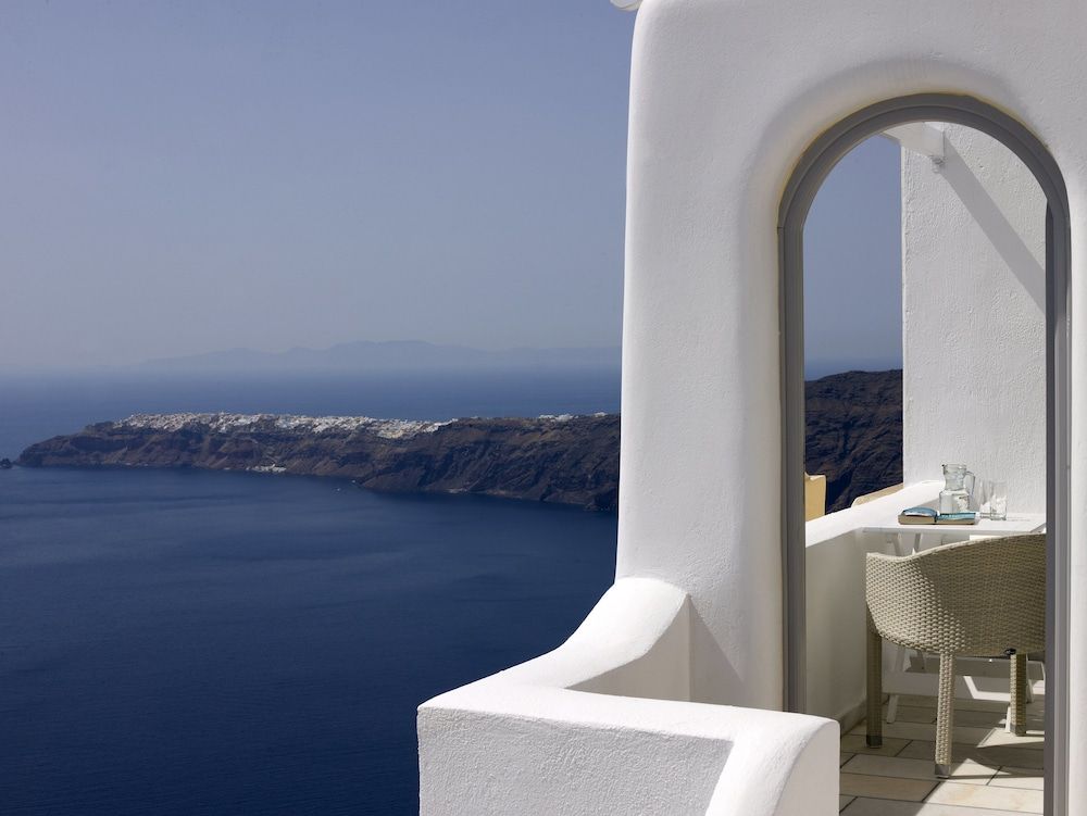 Iliovasilema Suites Standard Room ( Caldera View) 2