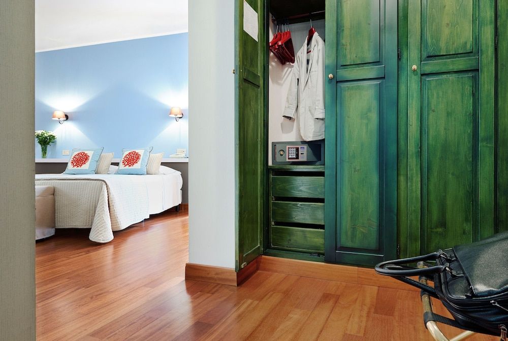 Hotel Al Madarig Standard Quadruple Room, Balcony, City View 7