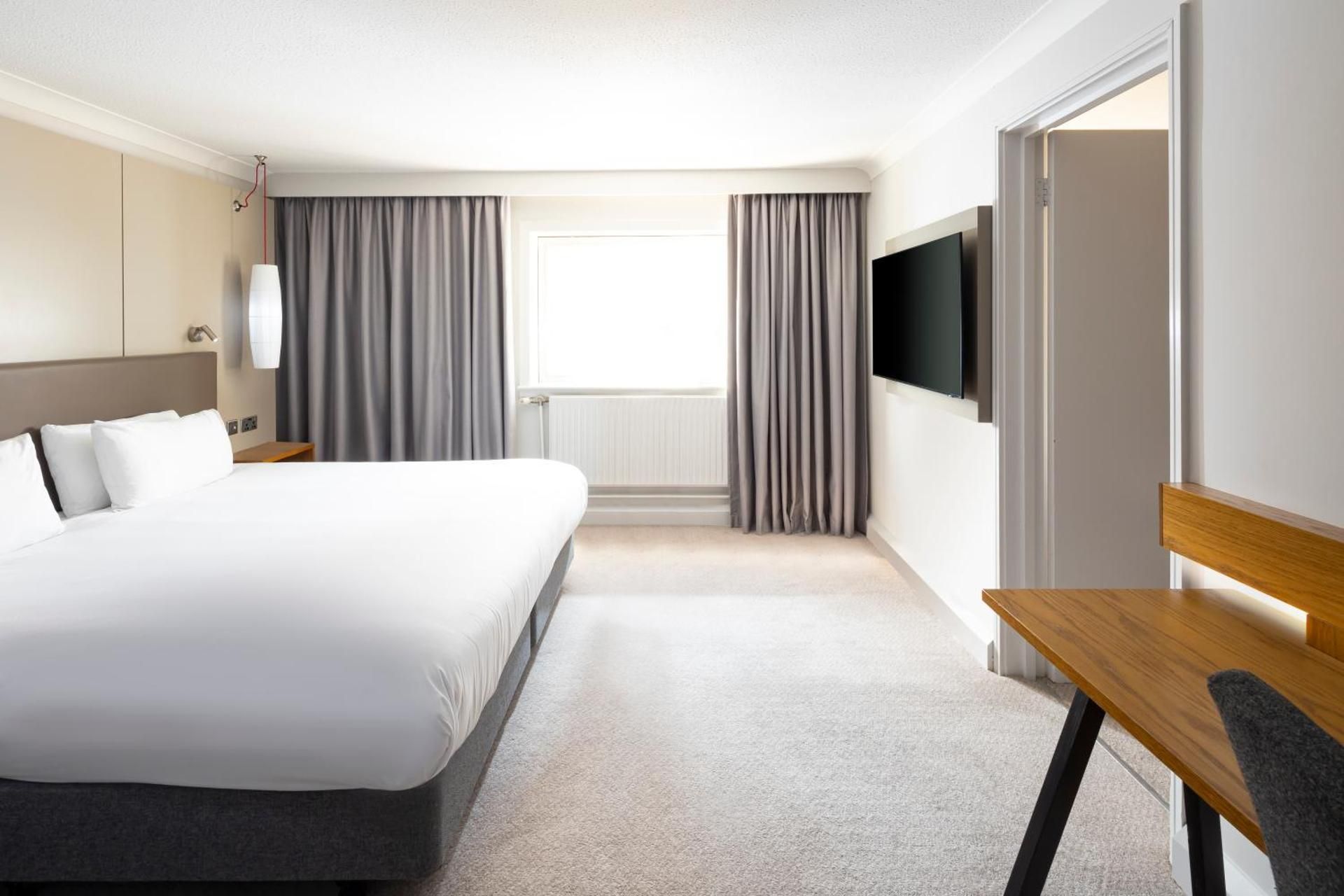 1 Bedroom Suite Lounge Access