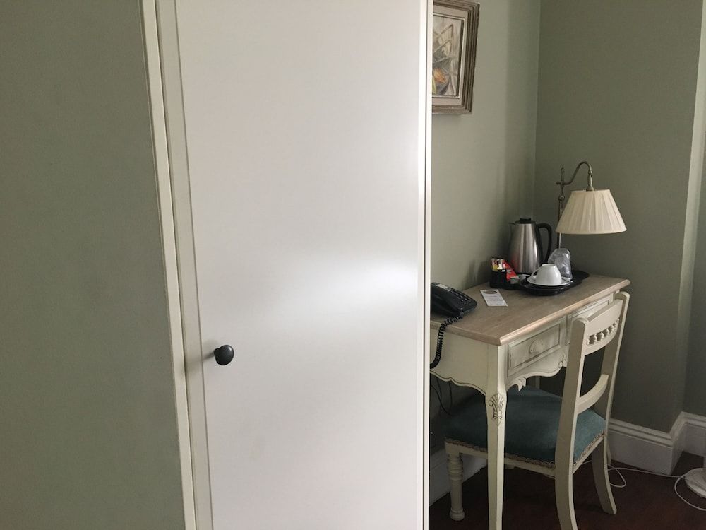 undefined Balham Lodge 9