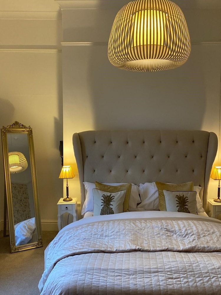 The Alexandra Court Hotel Deluxe Double Room 5