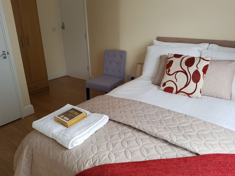 Kathleen House Plus Premium Double Room, Ensuite, Garden View (Room 3) 2