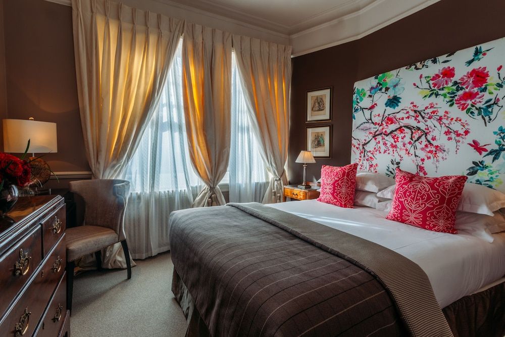 11 Cadogan Gardens and The Apartments by Iconic Luxury Hotels Petite Double Room at 11 Cadogan Gardens