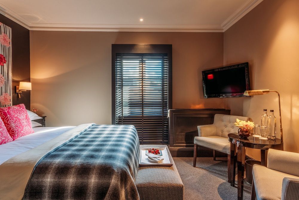 11 Cadogan Gardens and The Apartments by Iconic Luxury Hotels Petite Double Room at 11 Cadogan Gardens 2