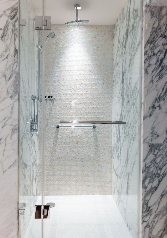 11 Cadogan Gardens and The Apartments by Iconic Luxury Hotels Petite Double Room at 11 Cadogan Gardens 8