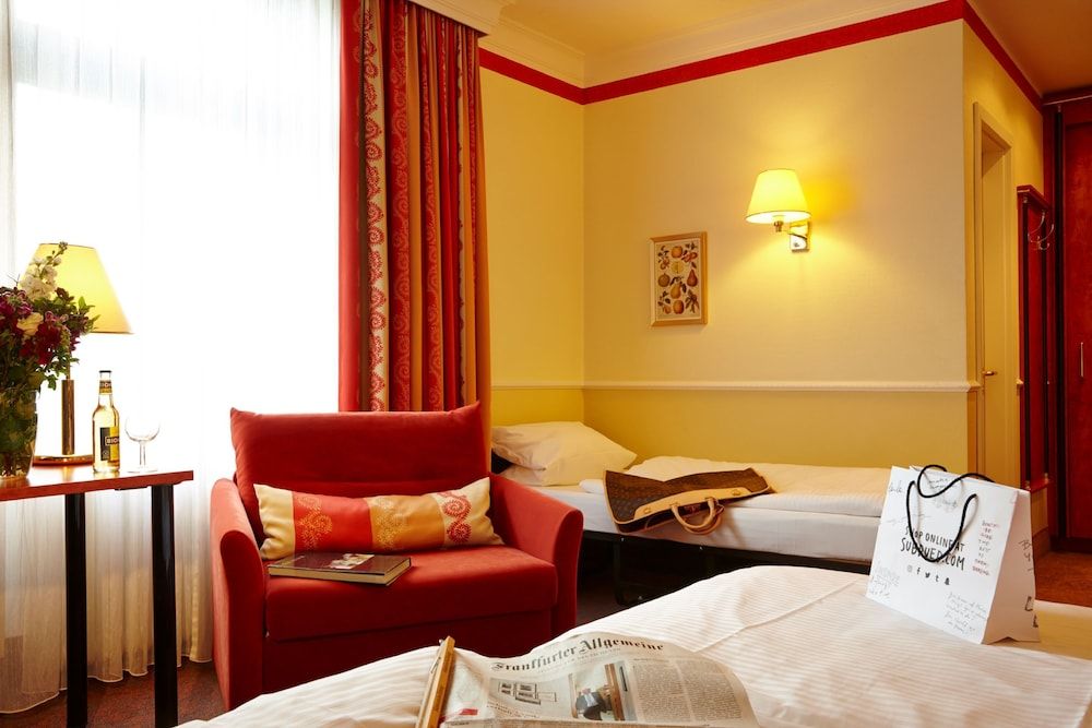 Hotel Concorde München Triple Room 2