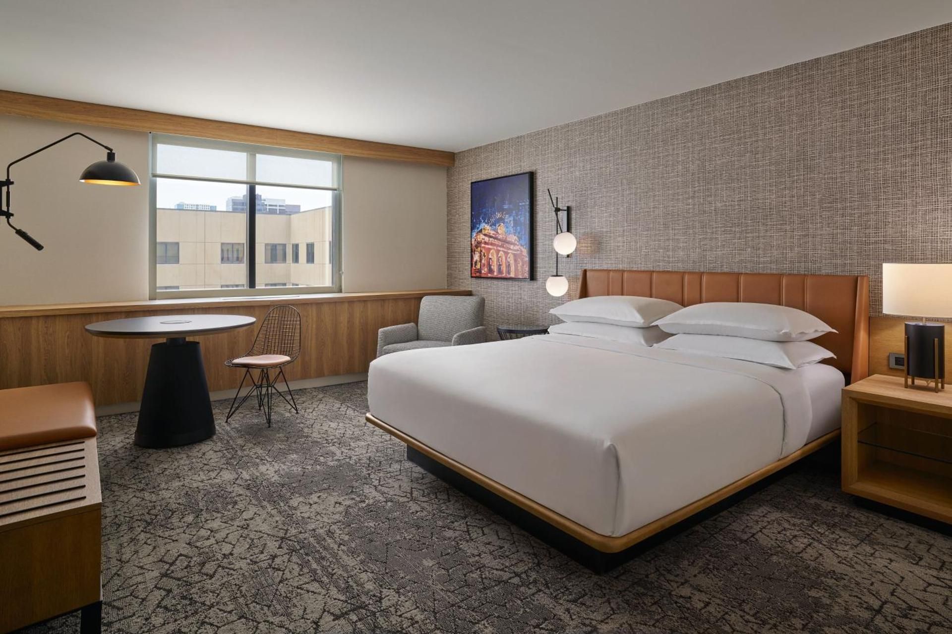 Traditional King Room with Roll-in Shower - Mobility and Hearing Accessible