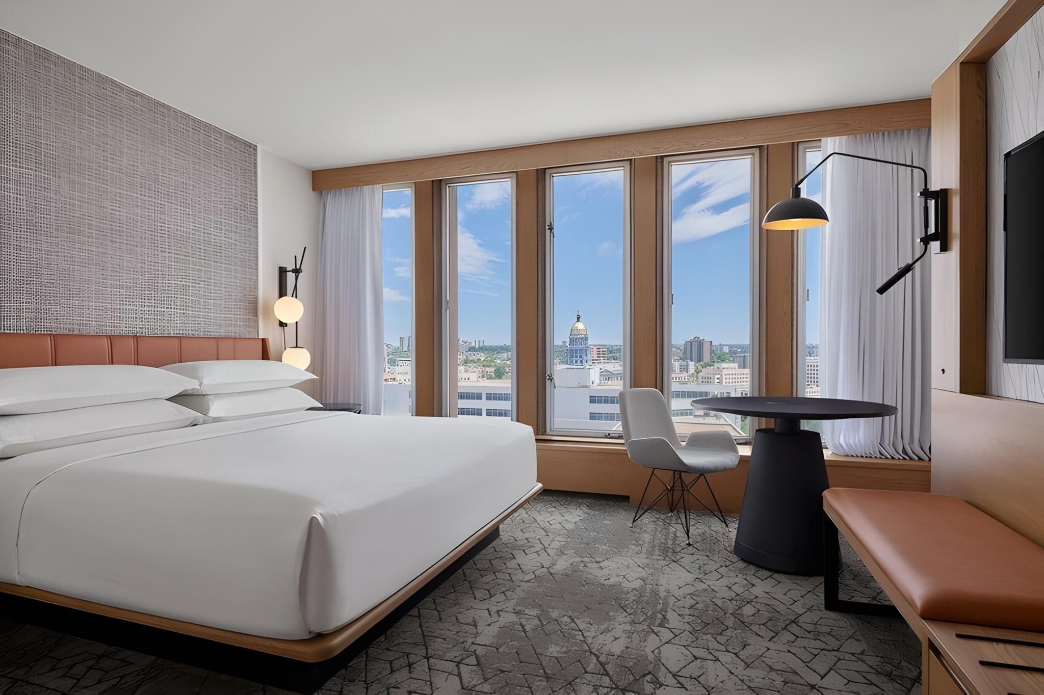 Guest room, 1 King or 2 Queen or 2 Double
