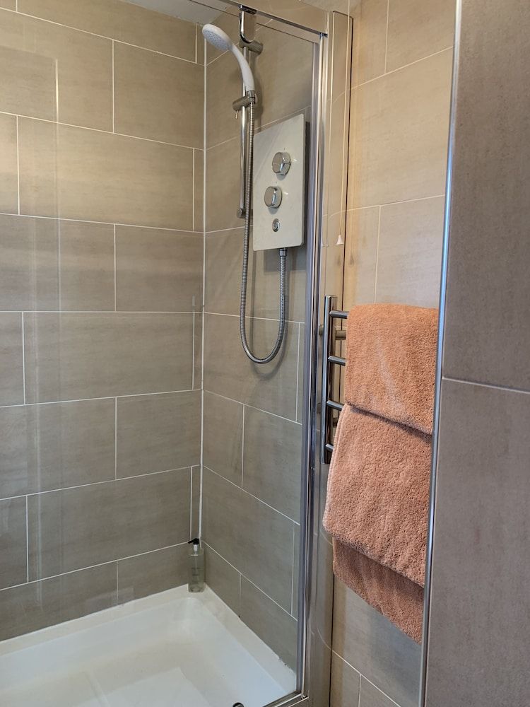 Lakeview Guest House Twin Room, Ensuite 3