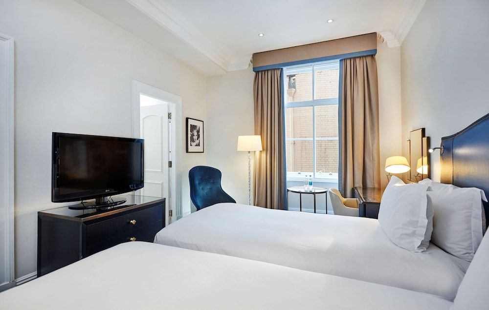 Twin Deluxe Room