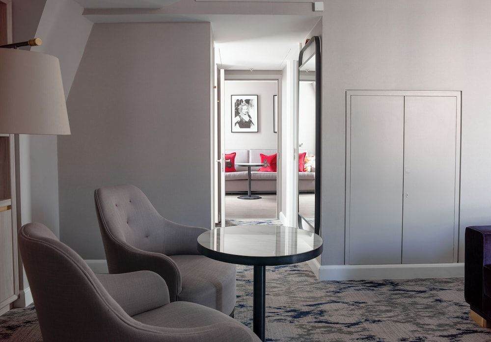 undefined The Trafalgar St. James London, Curio Collection by Hilton 8