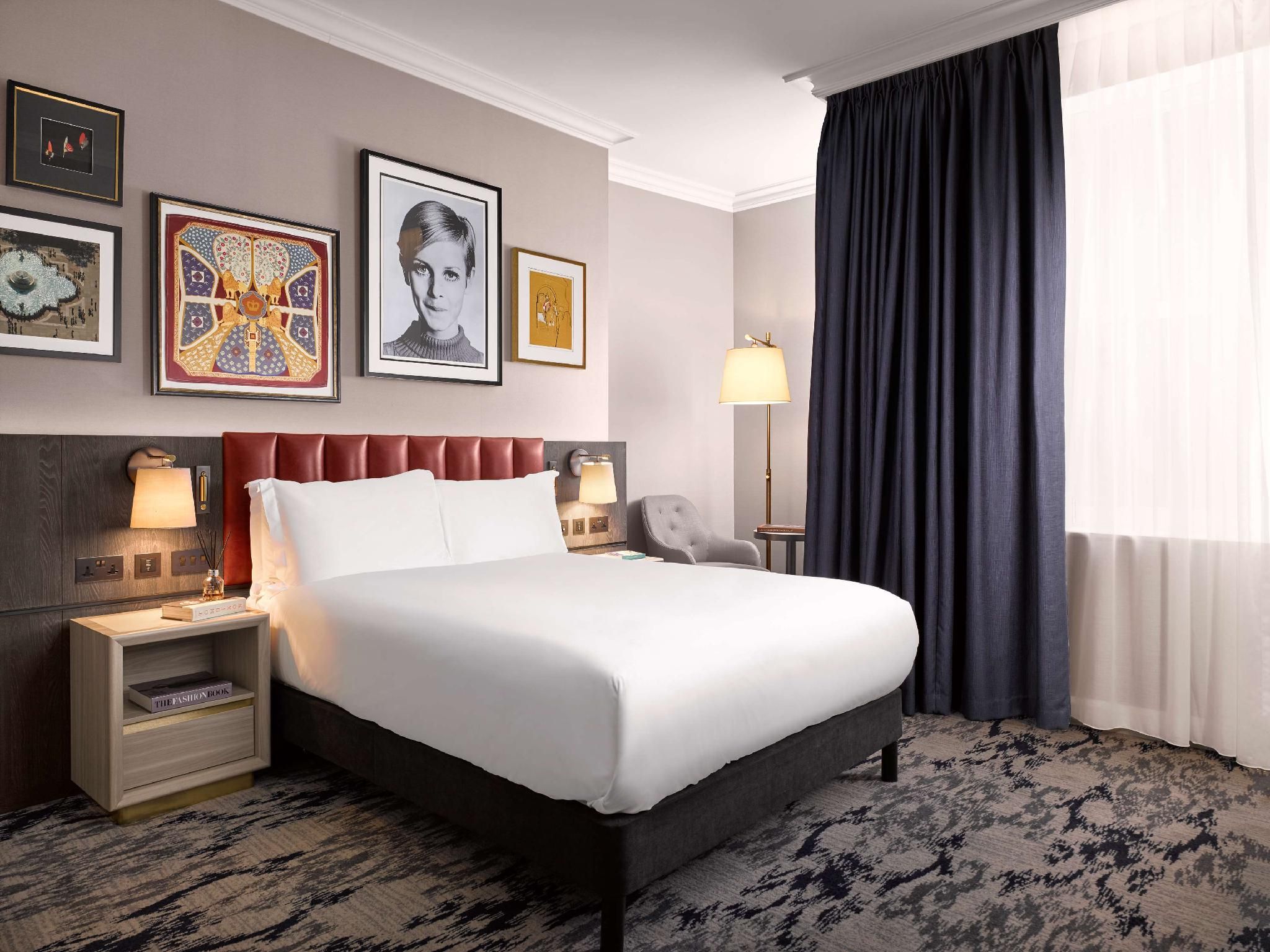 The Trafalgar St. James London, Curio Collection by Hilton Trafalgar Queen Room