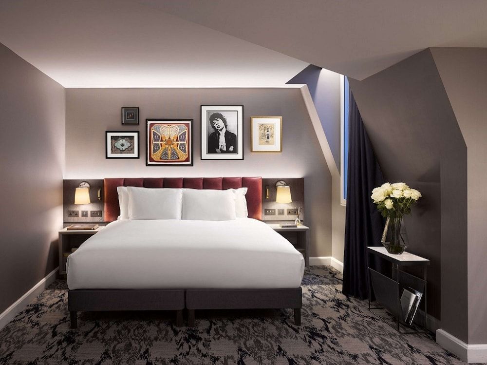 undefined The Trafalgar St. James London, Curio Collection by Hilton 4