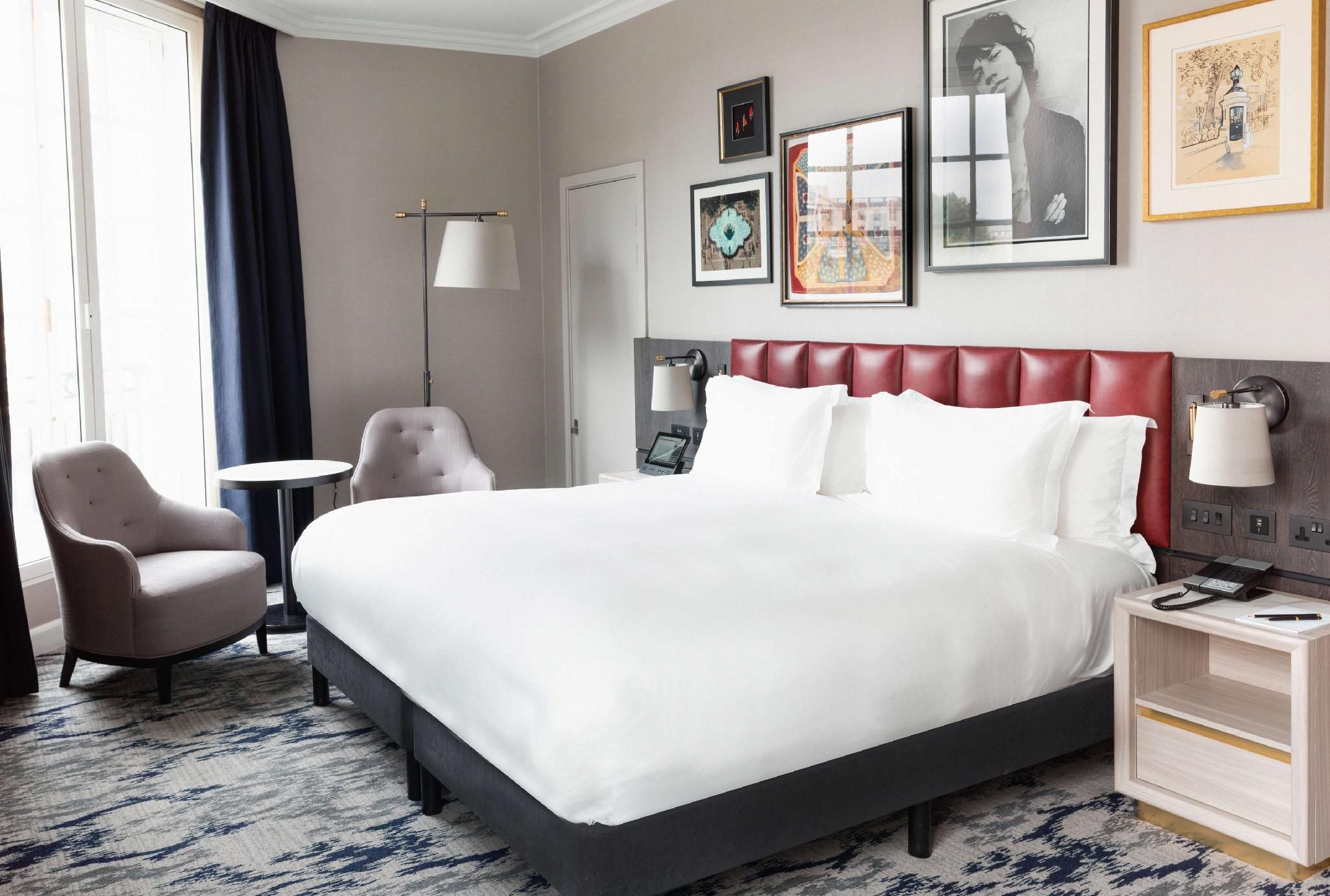 The Trafalgar St. James London, Curio Collection by Hilton Trafalgar King Room 2