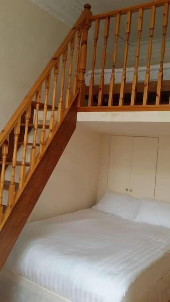 undefined Kensington and Chelsea Apartment 7