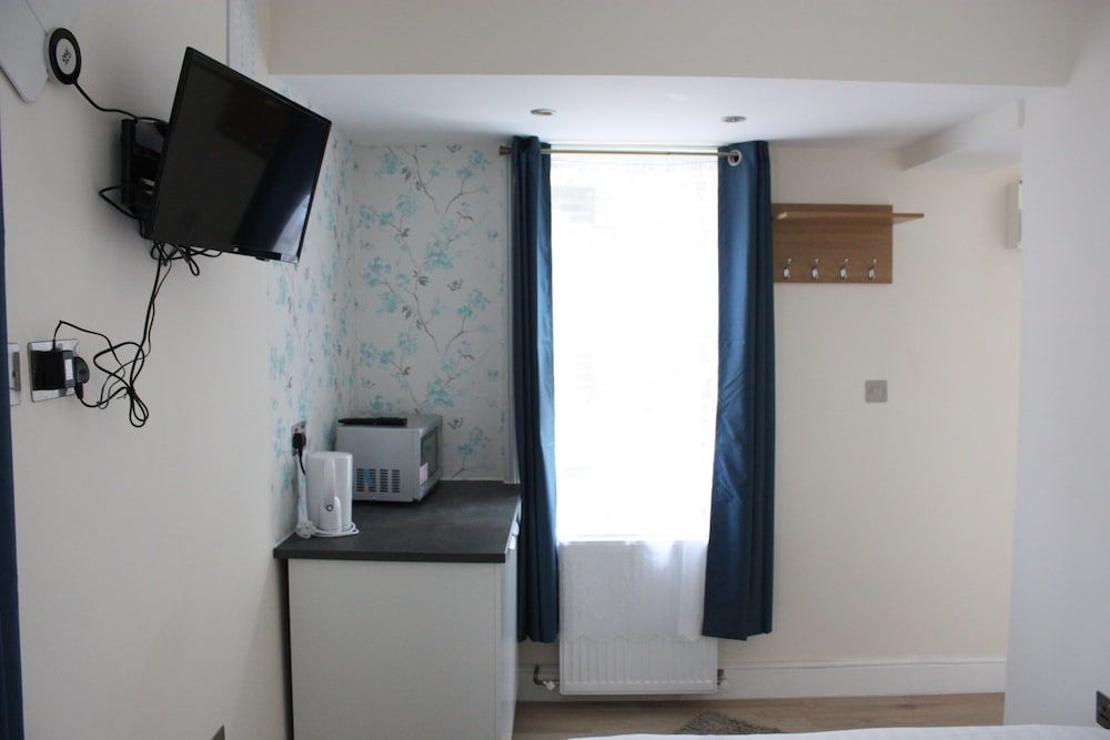 Kensington and Chelsea Apartment Basic Studio, 1 Double Bed 4
