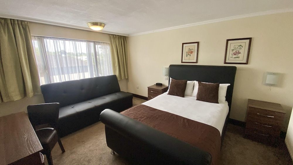 Europa Gatwick Hotel & Spa Executive Double Room 2
